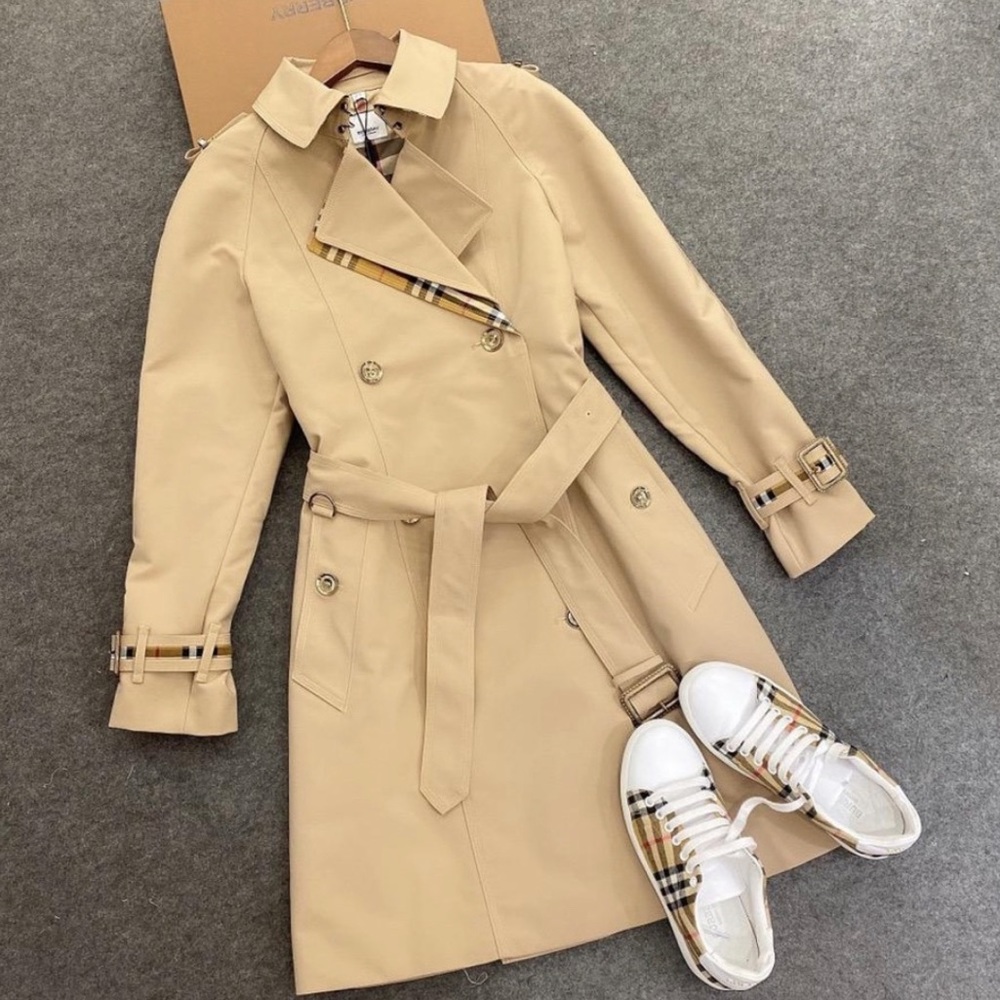 ISO Burberry Trench Coat